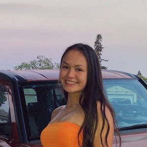 Meet your Posher, Deena